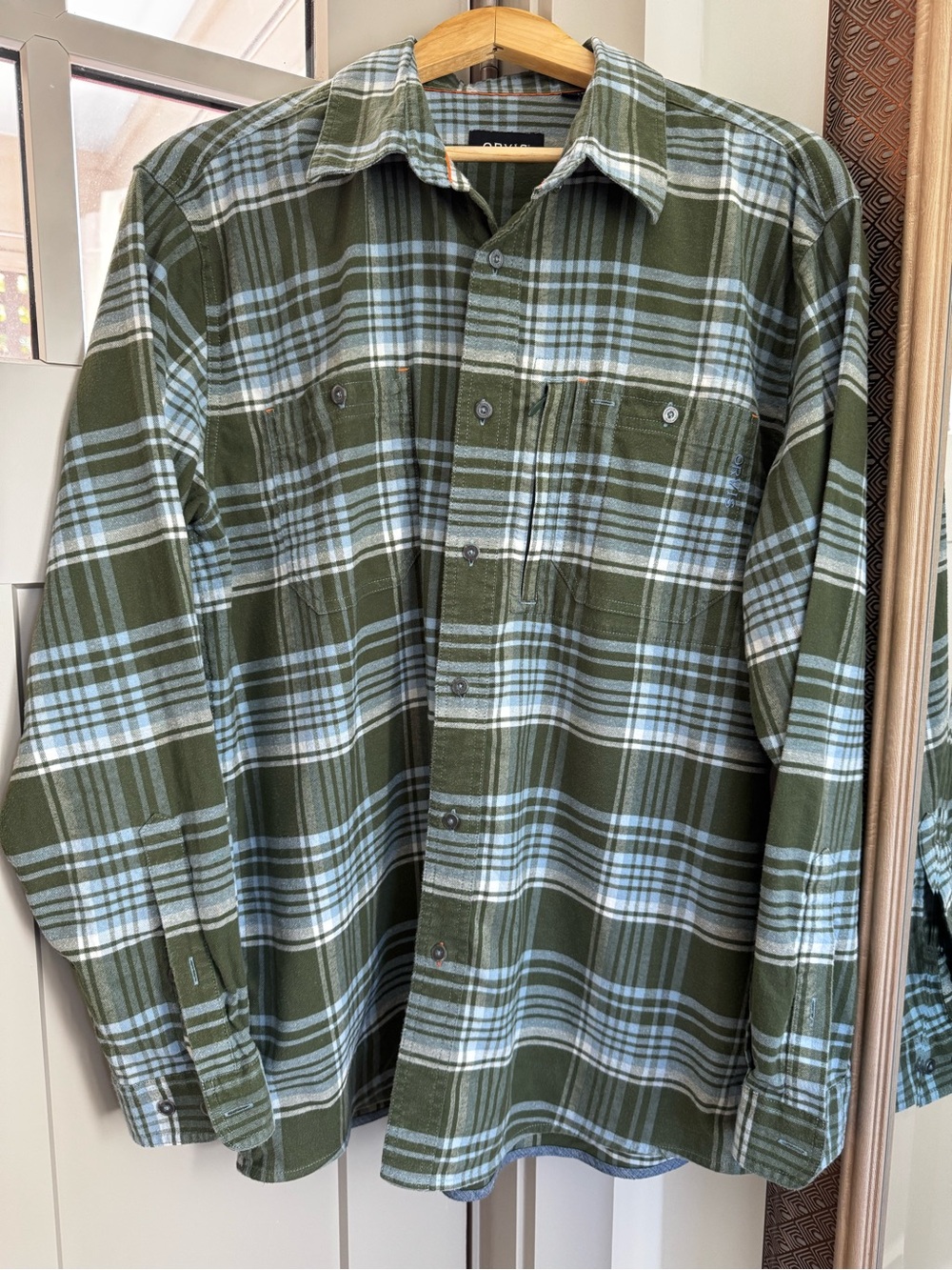 Men’s Orvis Flannel Button Down Large